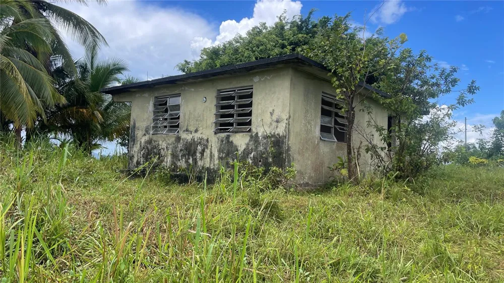 908 st BARRIO TEJAS Yabucoa, PR 00767