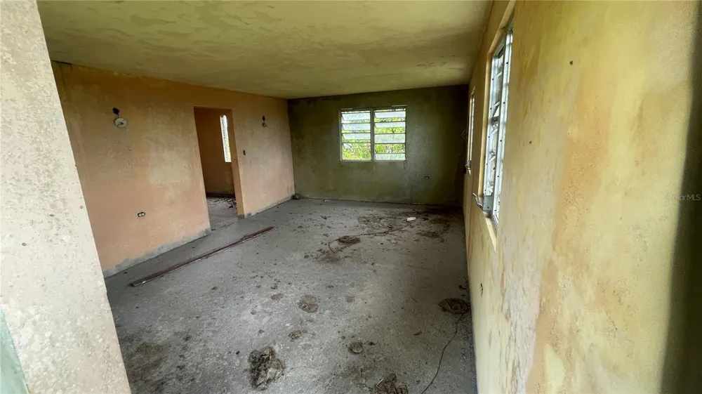 908 st BARRIO TEJAS Yabucoa, PR 00767
