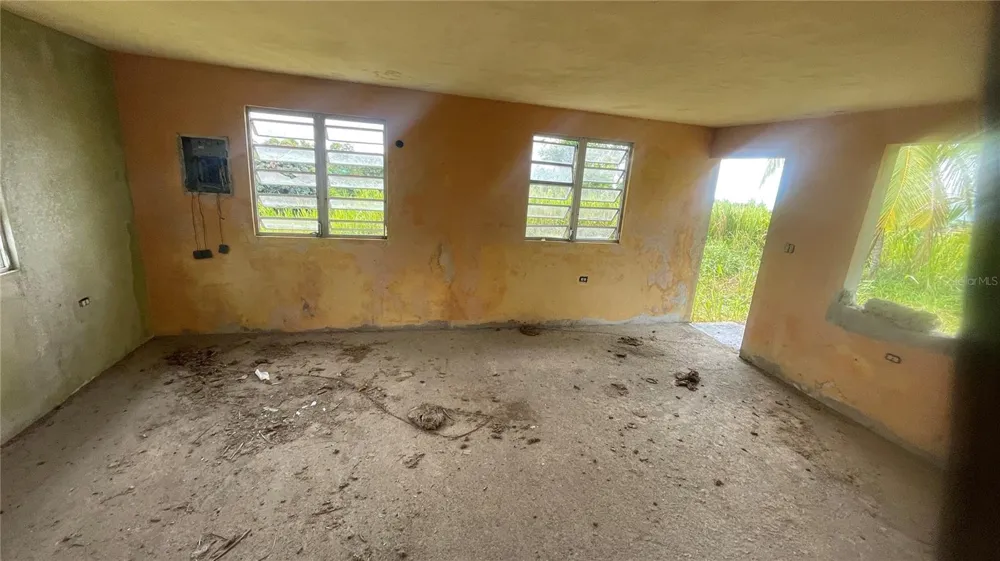 908 st BARRIO TEJAS Yabucoa, PR 00767