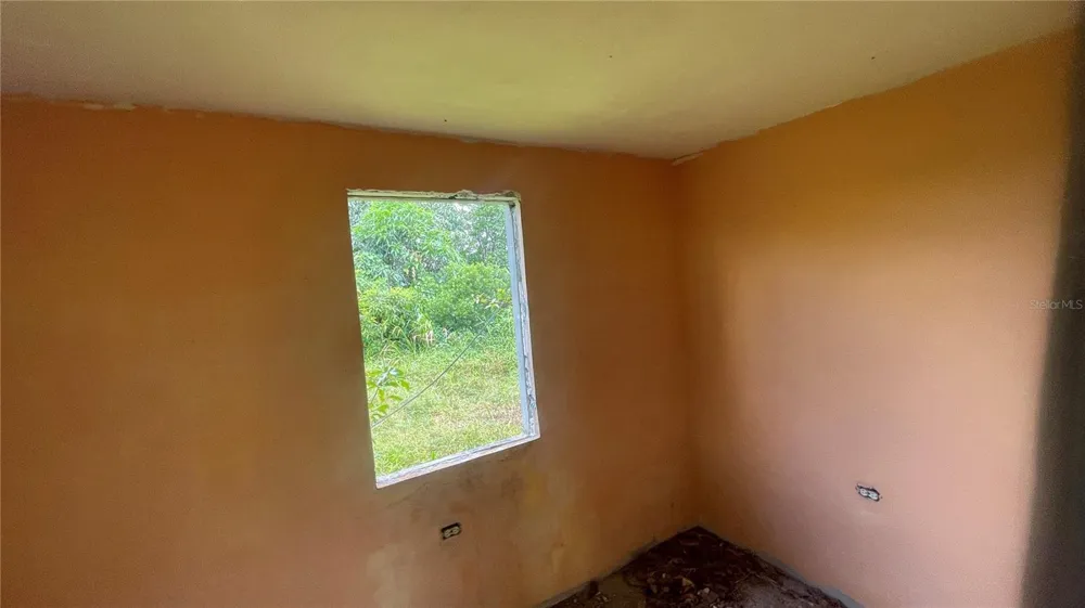 908 st BARRIO TEJAS Yabucoa, PR 00767