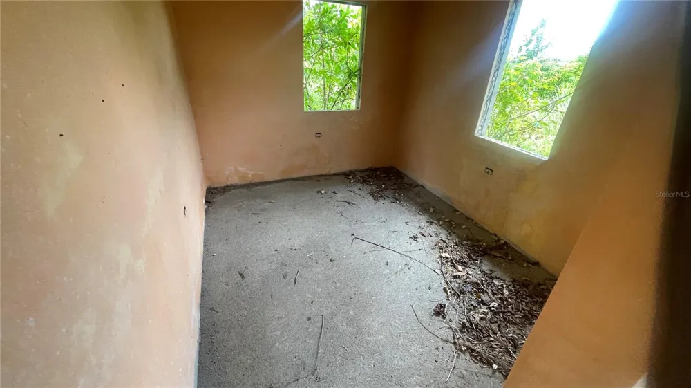 908 st BARRIO TEJAS Yabucoa, PR 00767