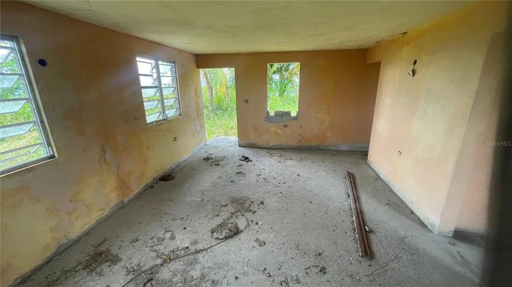 908 st BARRIO TEJAS Yabucoa, PR 00767