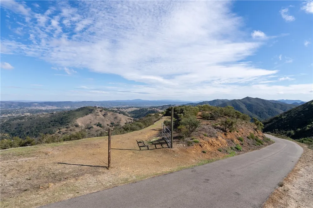 13730 Falcon Atascadero, CA 93422