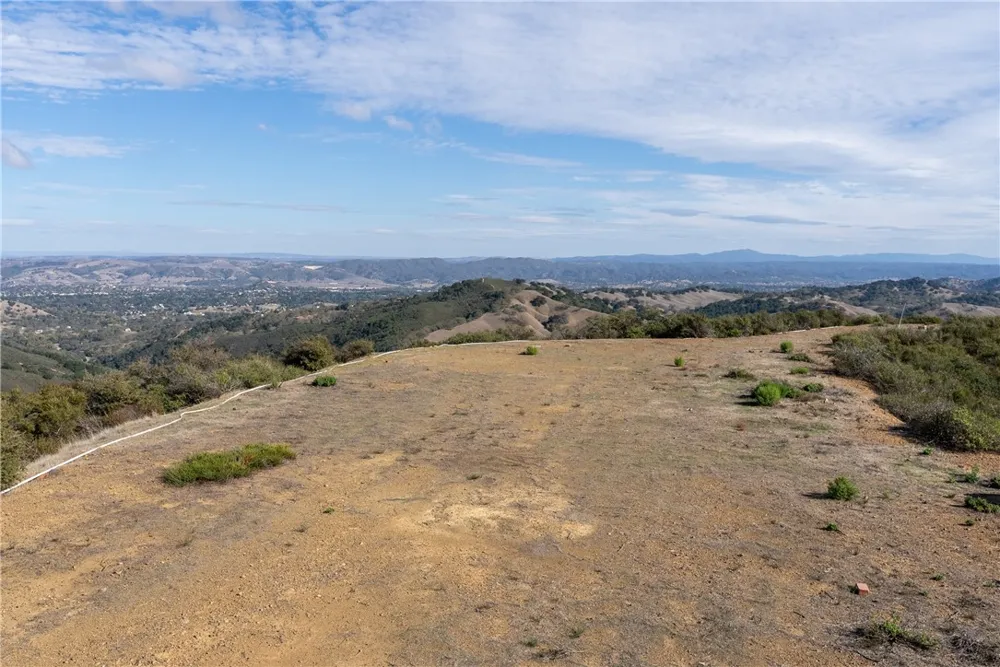 13730 Falcon Atascadero, CA 93422