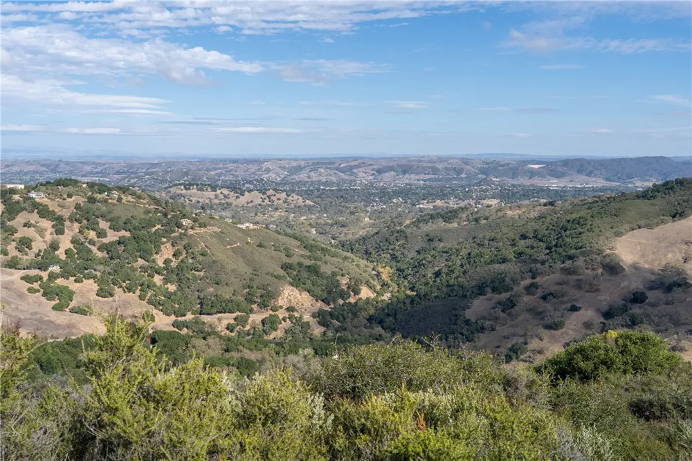 13730 Falcon Atascadero, CA 93422
