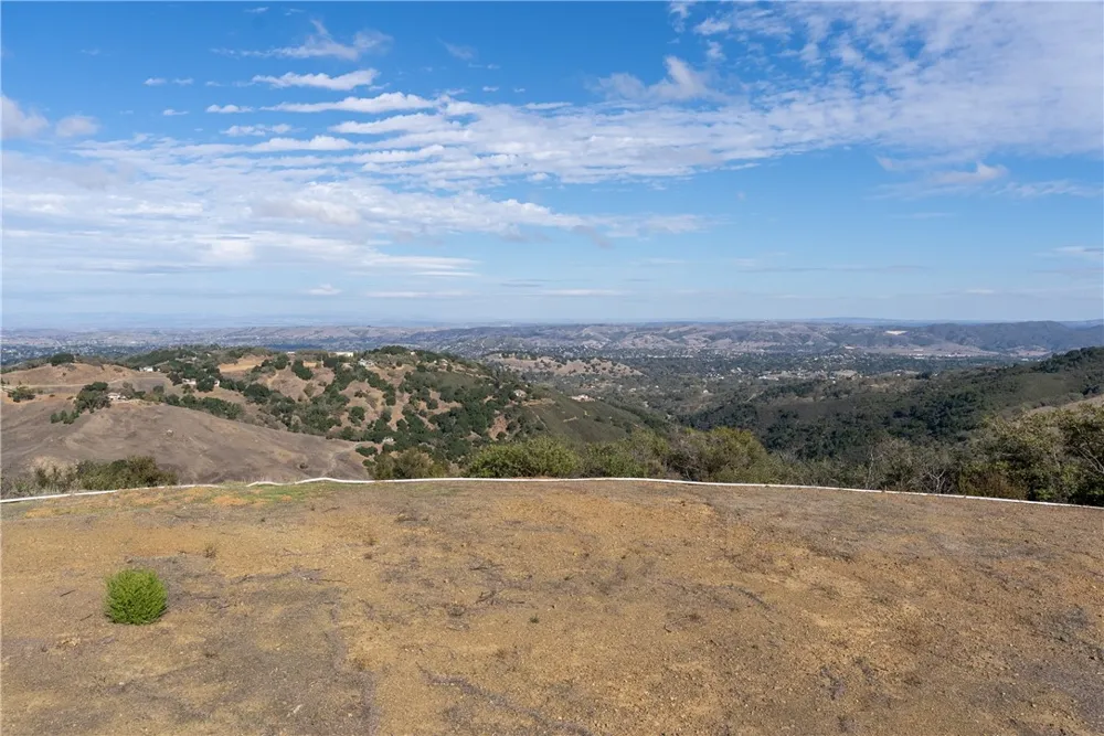 13730 Falcon Atascadero, CA 93422