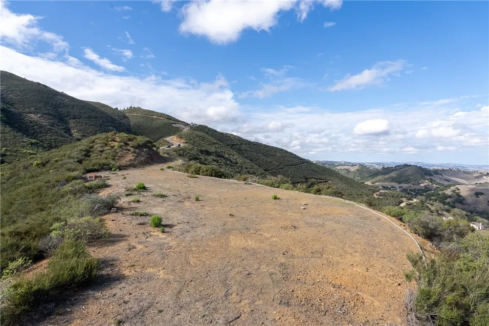 13730 Falcon Atascadero, CA 93422