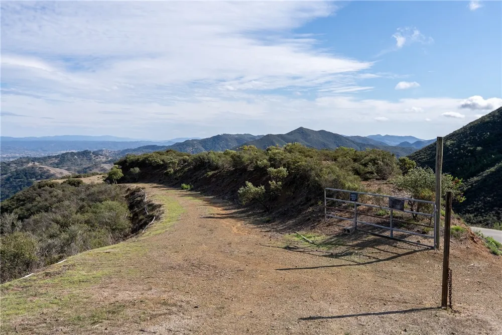 13730 Falcon Atascadero, CA 93422