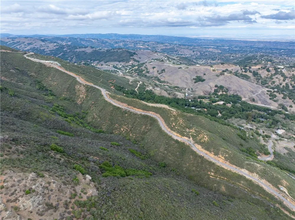 13730 Falcon Atascadero, CA 93422