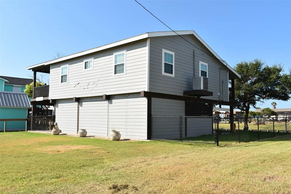 1270 County Road 202 Sargent, TX 77414