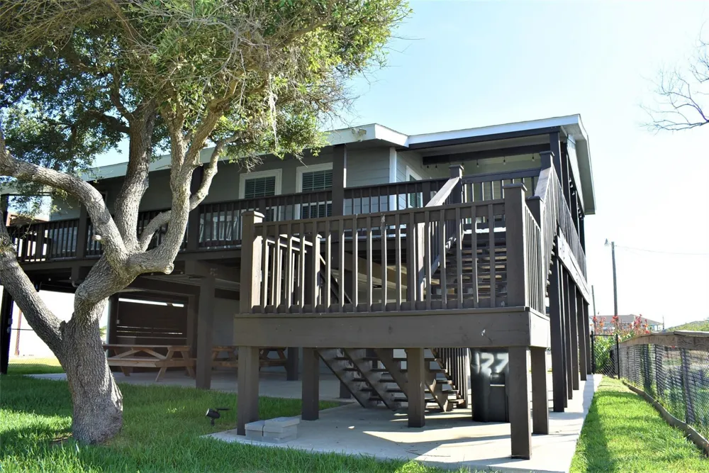 1270 County Road 202 Sargent, TX 77414