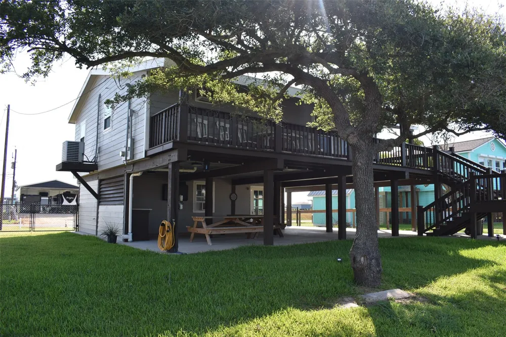 1270 County Road 202 Sargent, TX 77414