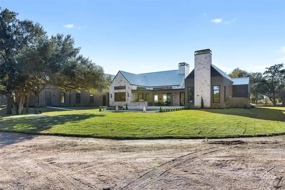 226 Hackemack Rd Round Top, TX 78954