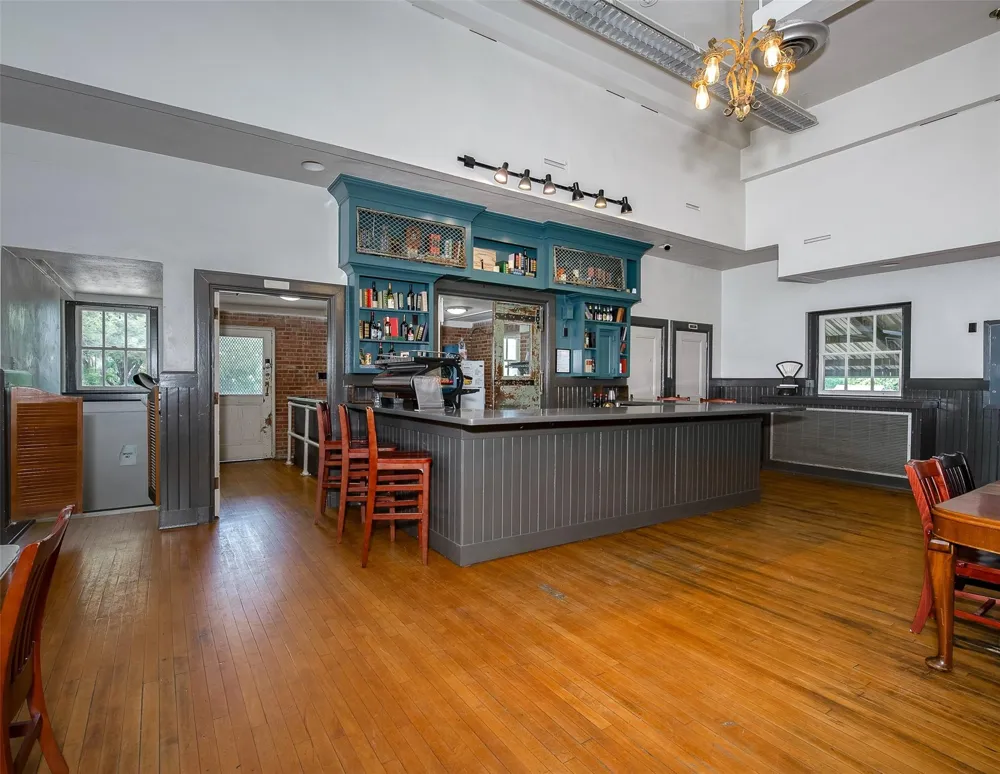 102 W Fox Street Caldwell, TX 77836