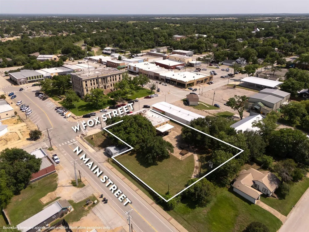 102 W Fox Street Caldwell, TX 77836