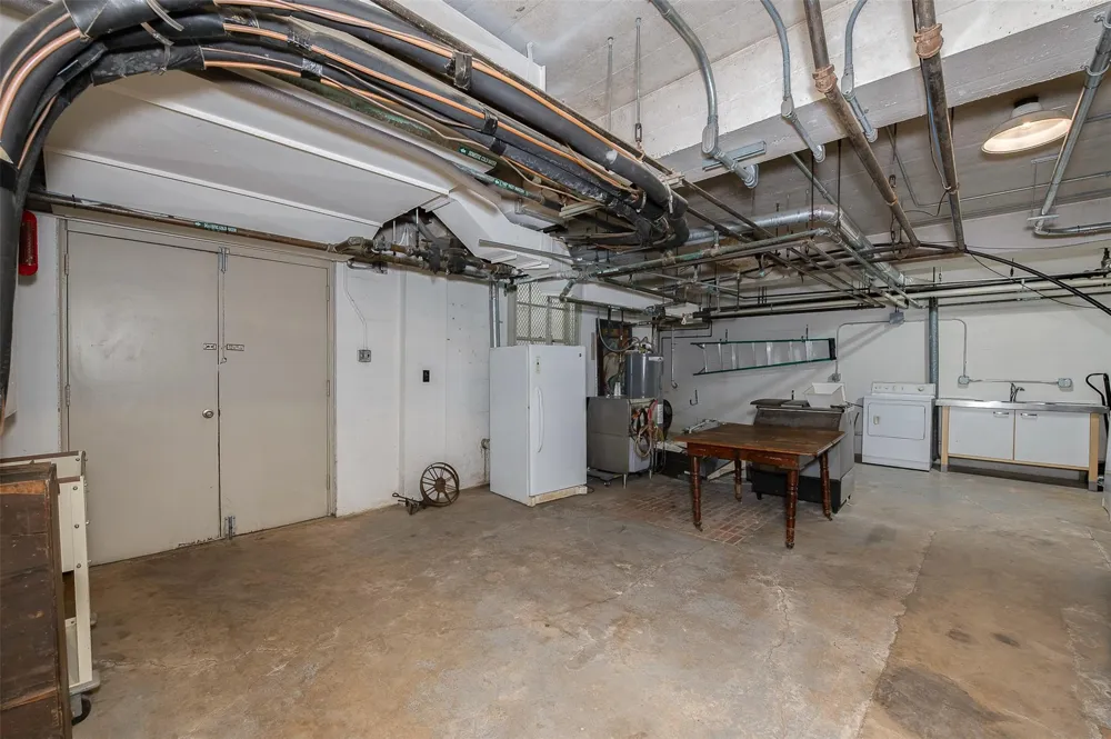 102 W Fox Street Caldwell, TX 77836