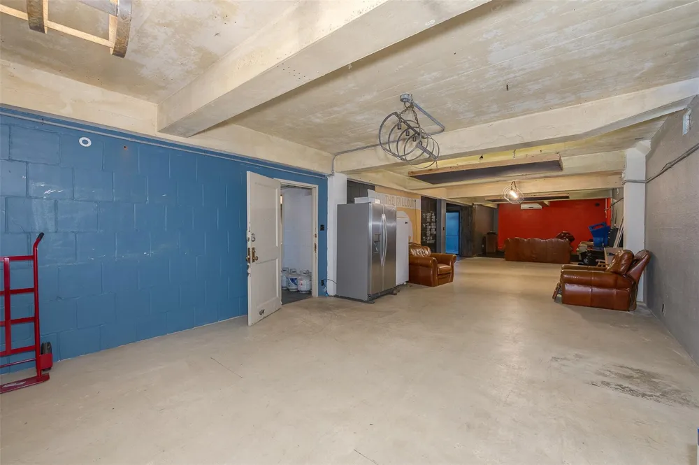 102 W Fox Street Caldwell, TX 77836