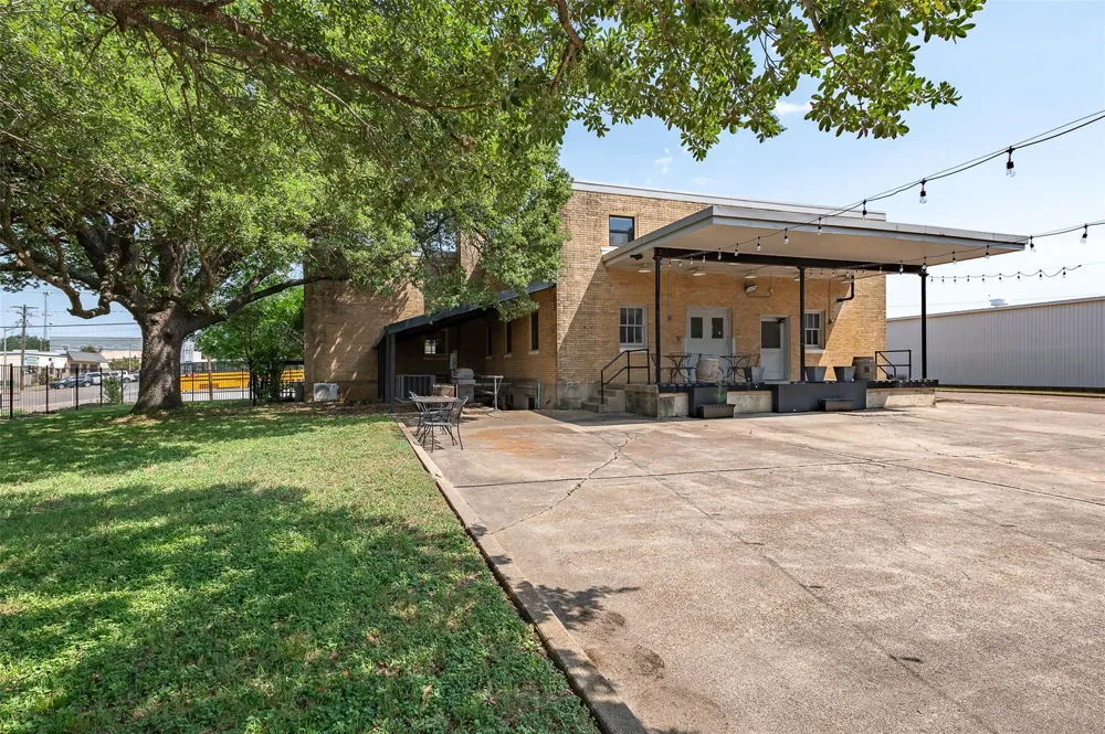 102 W Fox Street Caldwell, TX 77836