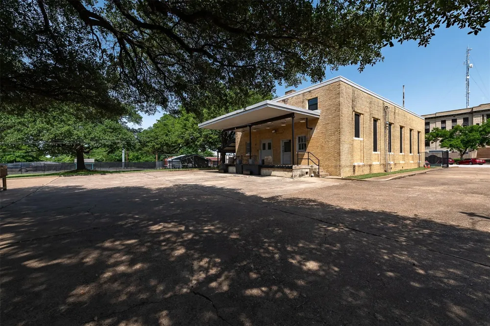 102 W Fox Street Caldwell, TX 77836