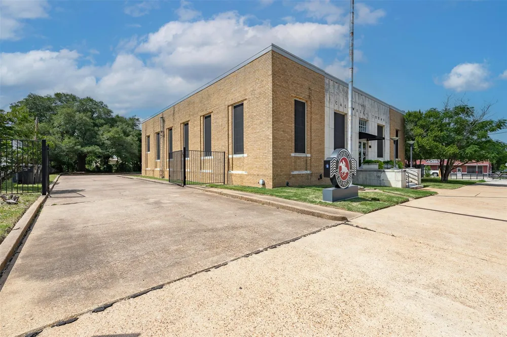 102 W Fox Street Caldwell, TX 77836