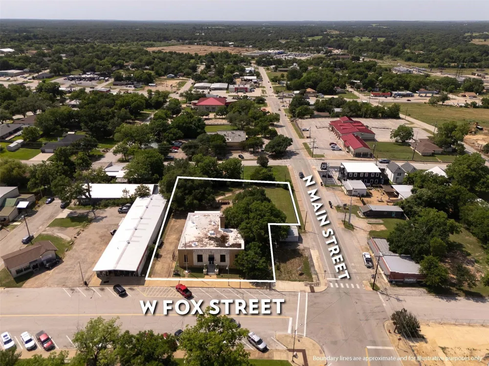 102 W Fox Street Caldwell, TX 77836