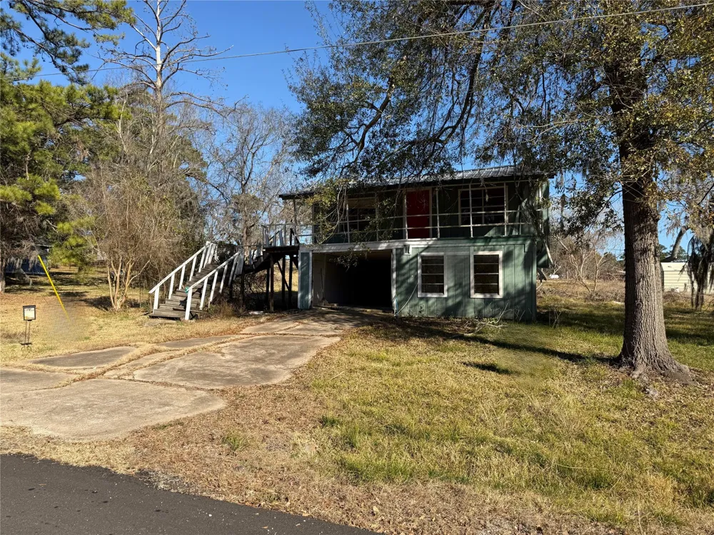 100 Happiness Hollow Coldspring, TX 77331