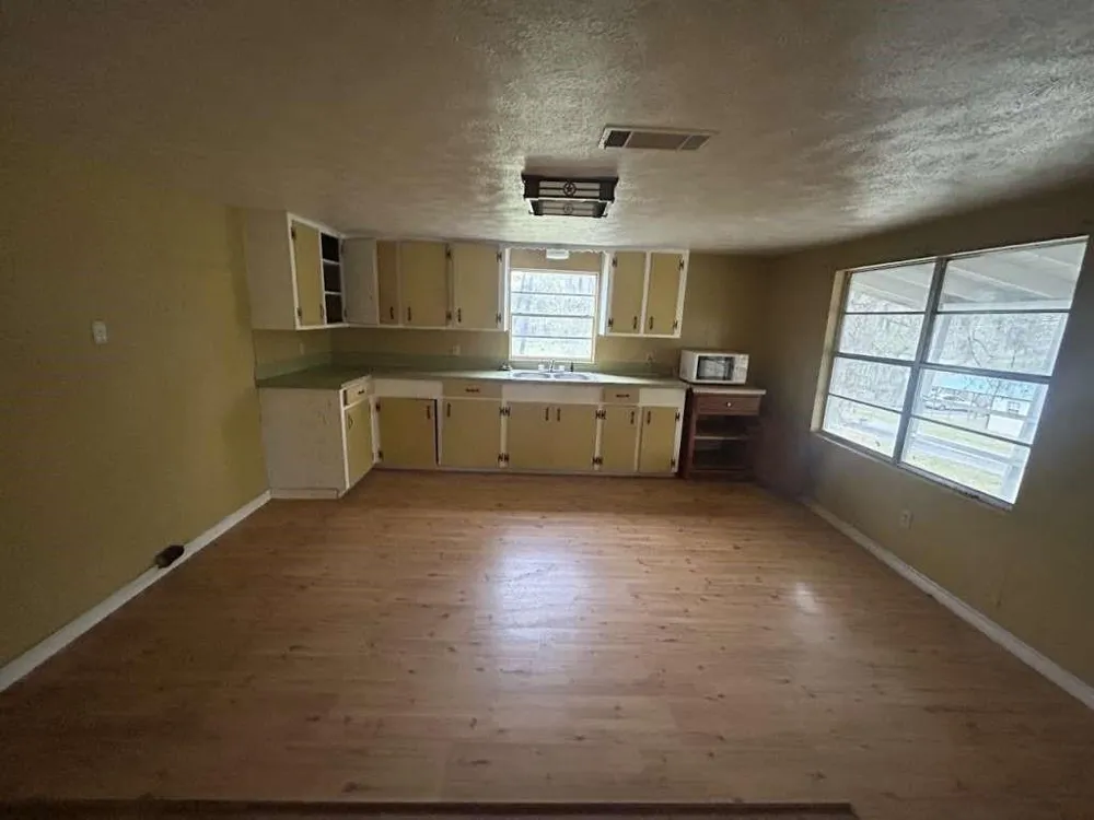 100 Happiness Hollow Coldspring, TX 77331