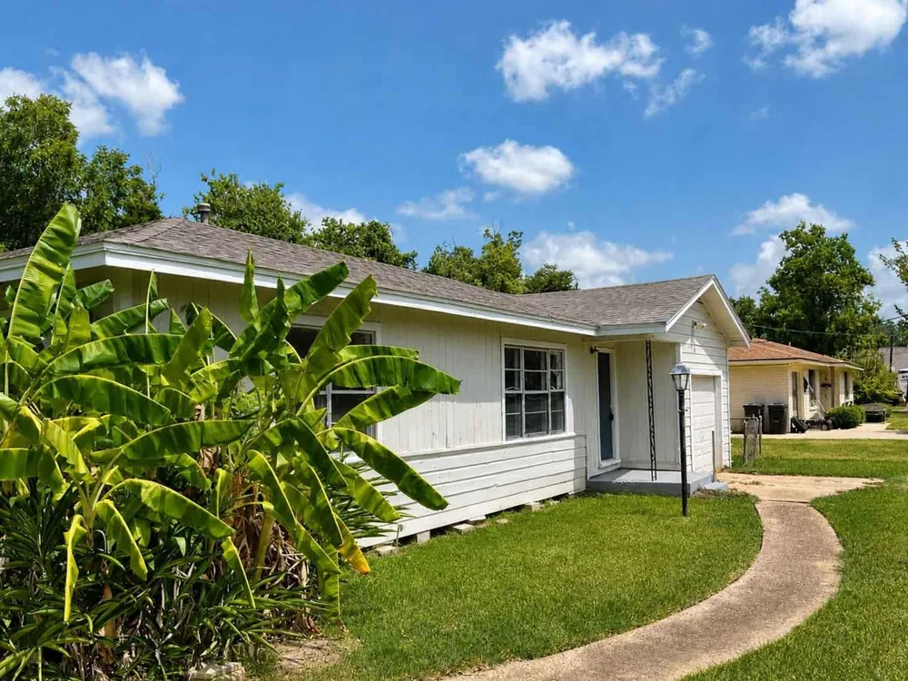1156 2nd Street Clute, TX 77531