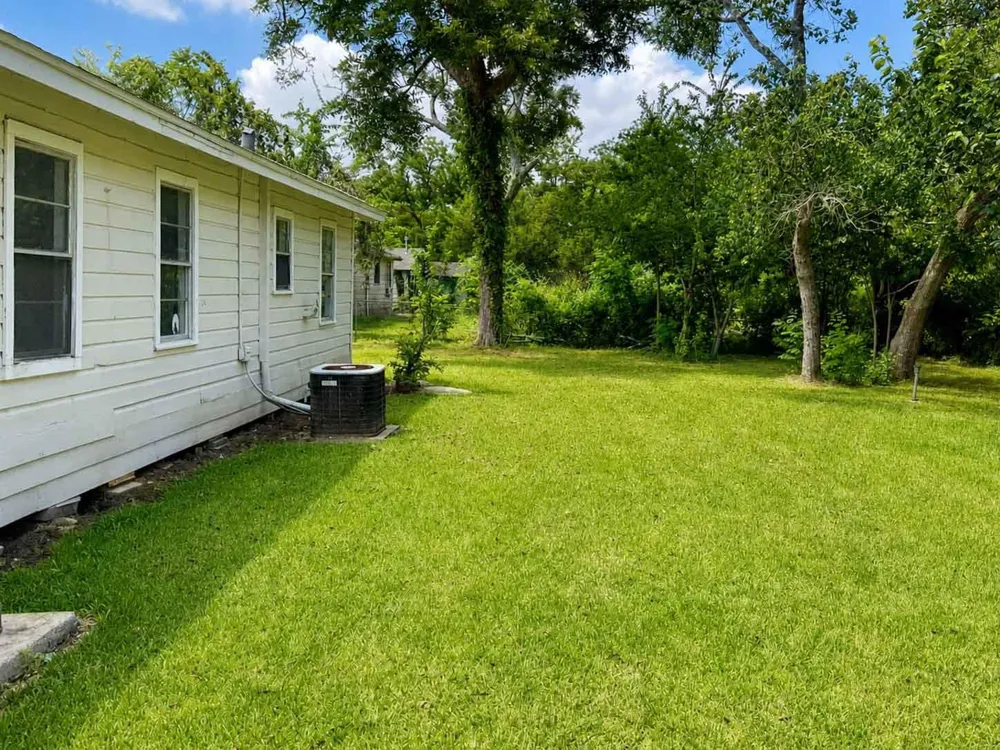 1156 2nd Street Clute, TX 77531