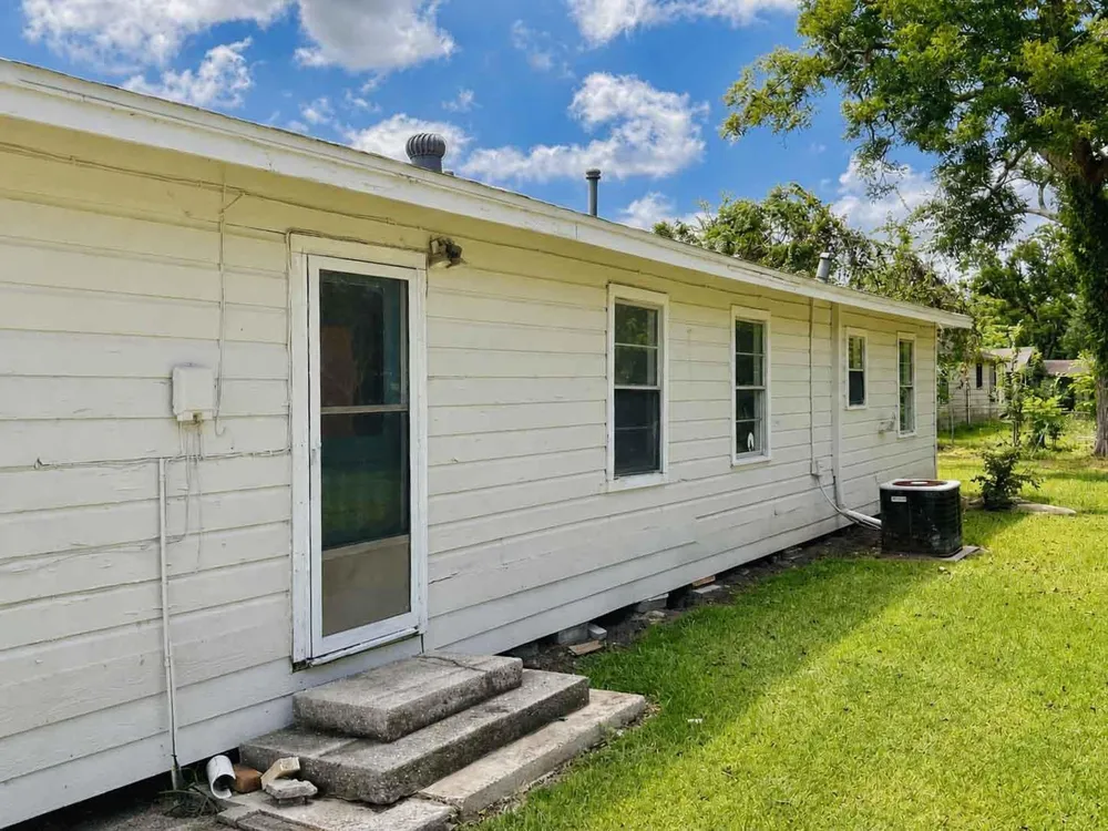 1156 2nd Street Clute, TX 77531