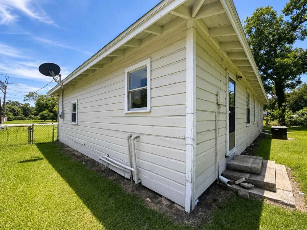 1156 2nd Street Clute, TX 77531