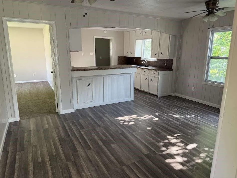 201 Smith Street Clute, TX 77531