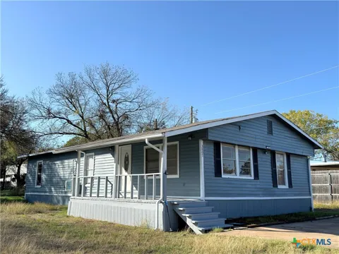 3807 Lands End Court