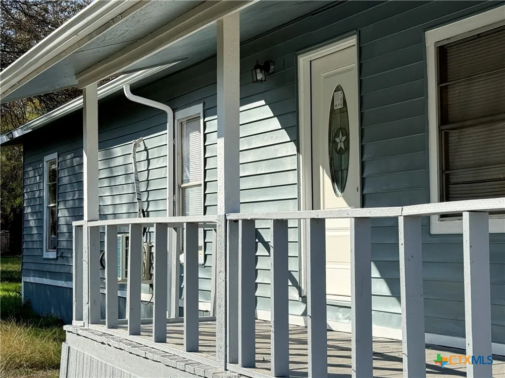 3807 Lands End Court Granbury, TX 76048