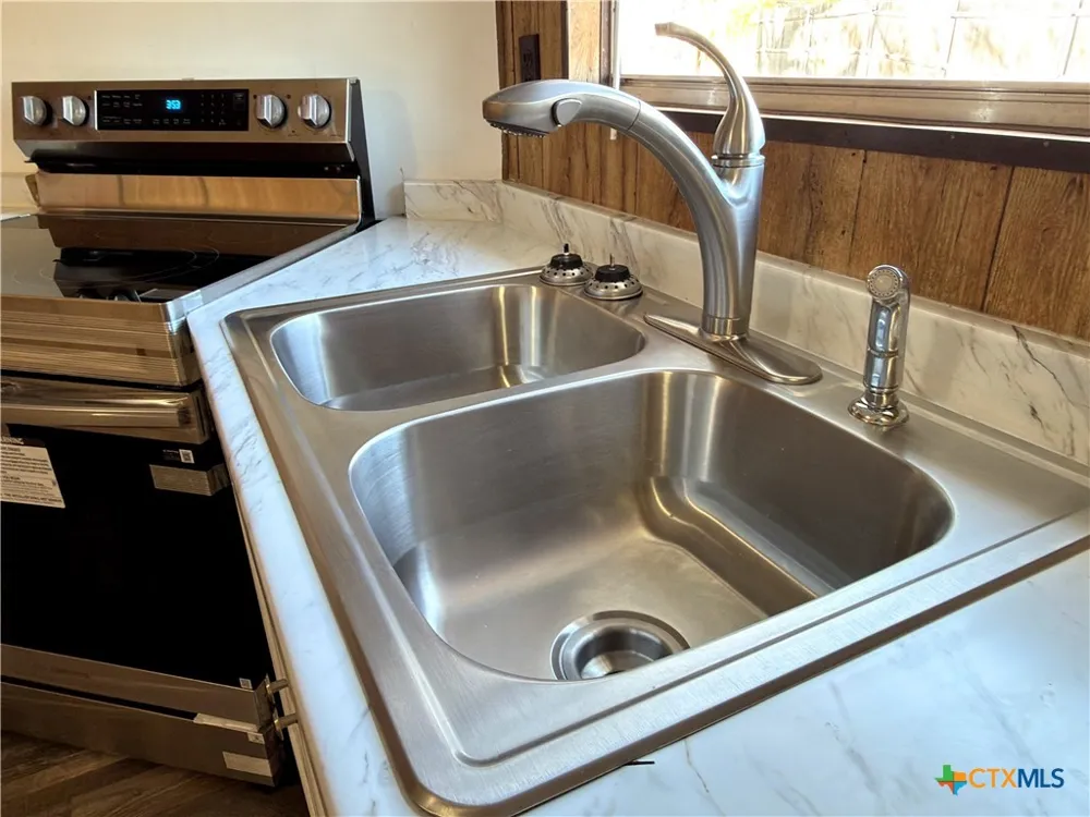 3807 Lands End Court Granbury, TX 76048