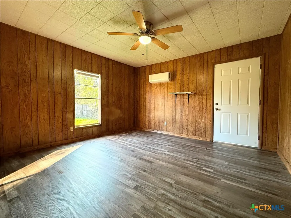 3807 Lands End Court Granbury, TX 76048