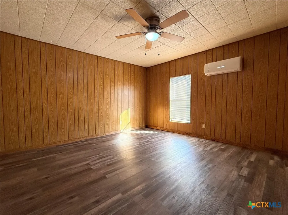 3807 Lands End Court Granbury, TX 76048