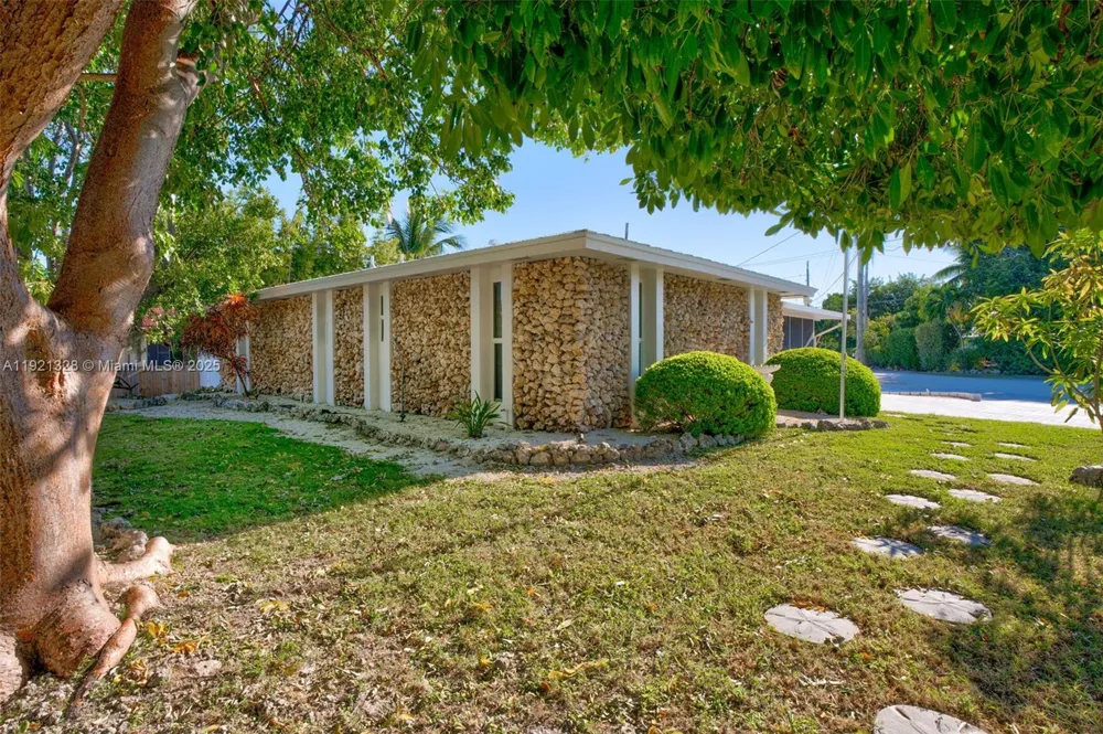 222 2nd Rd Key Largo, FL 33037
