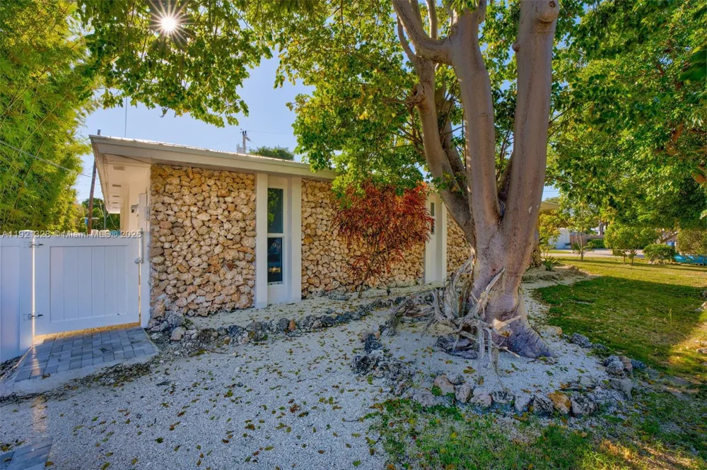 222 2nd Rd Key Largo, FL 33037
