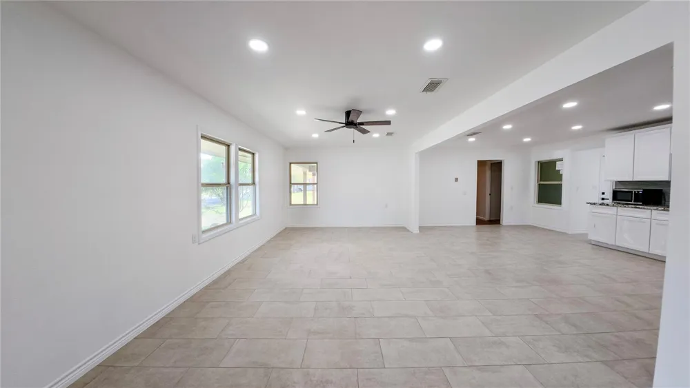 911 Depot Street El Campo, TX 77437
