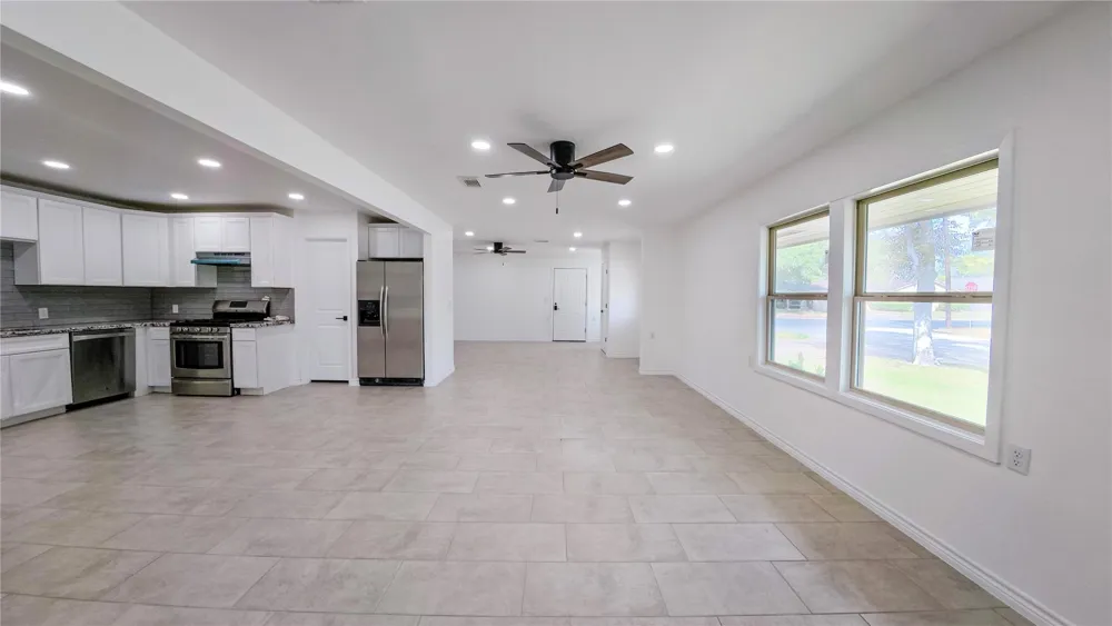 911 Depot Street El Campo, TX 77437