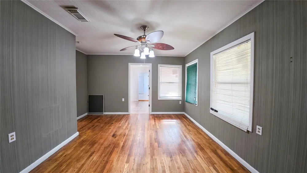 911 Depot Street El Campo, TX 77437