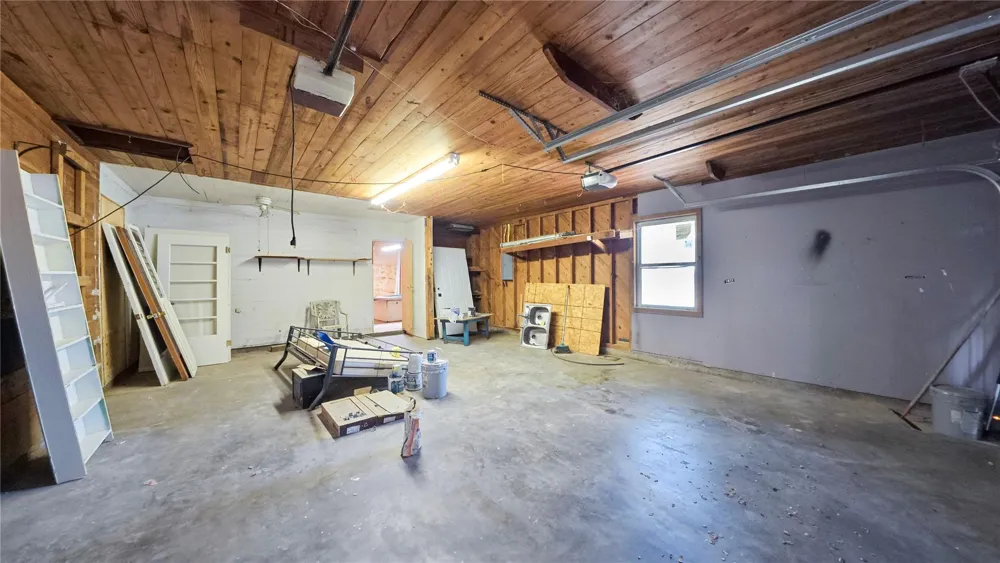 911 Depot Street El Campo, TX 77437