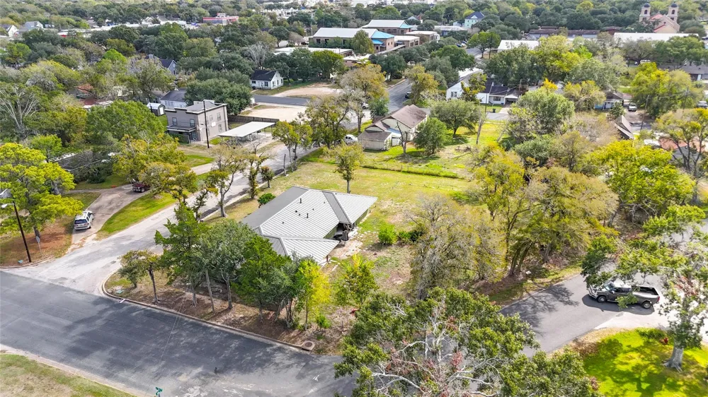911 Depot Street El Campo, TX 77437