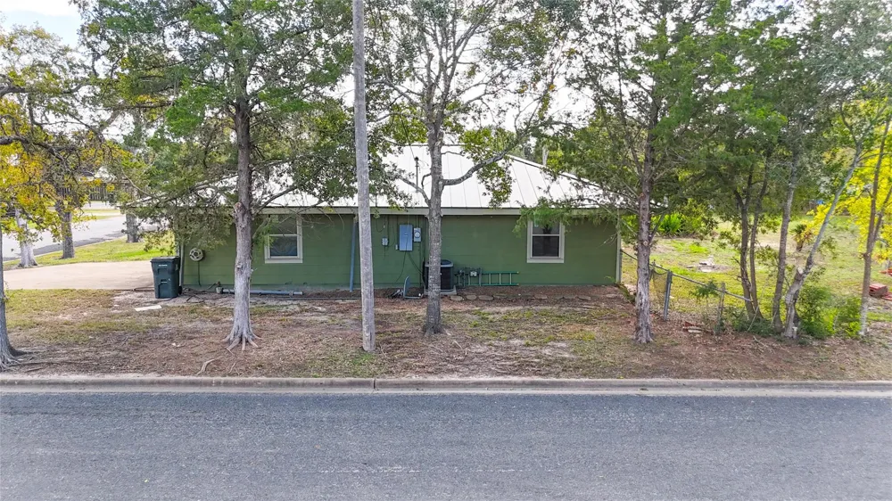 911 Depot Street El Campo, TX 77437