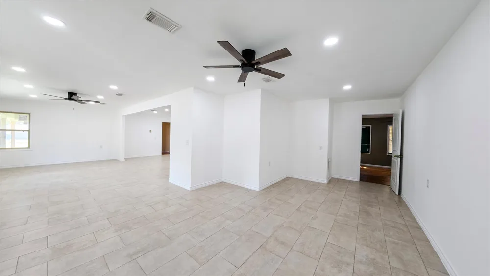 911 Depot Street El Campo, TX 77437