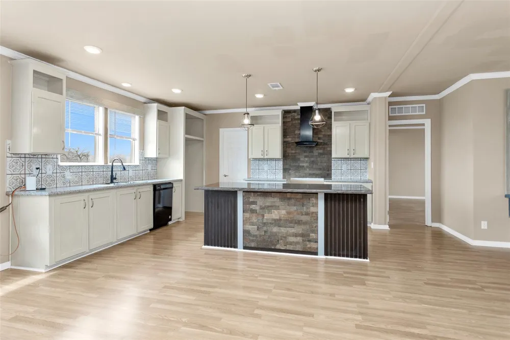 6083 Fm 3060 Midway, TX 75852