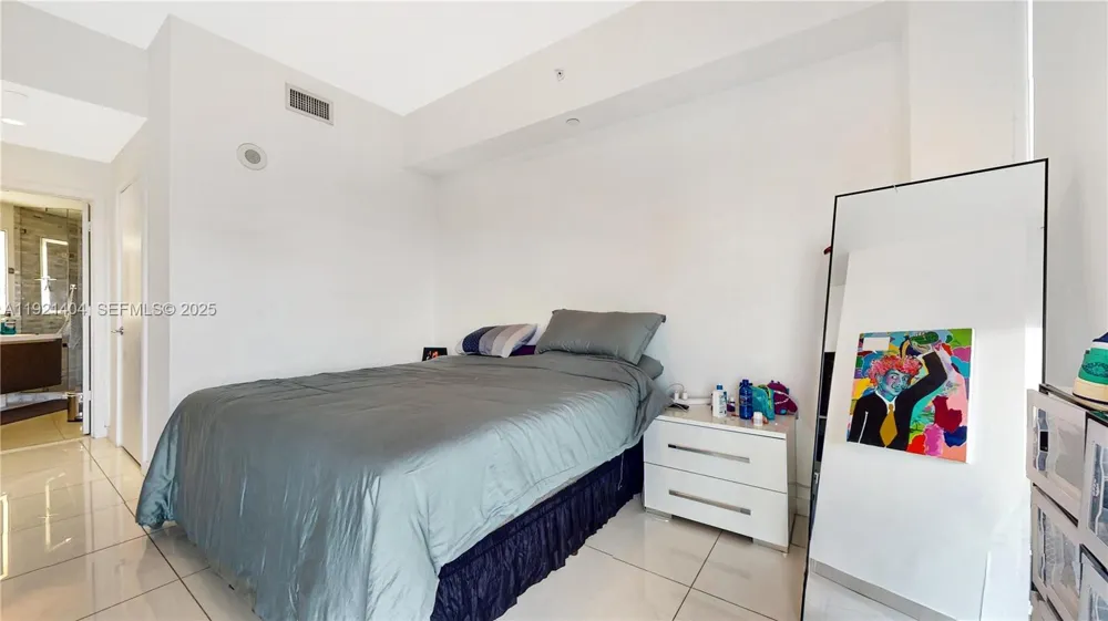 851 NE 1st Ave #1508 Miami, FL 33132