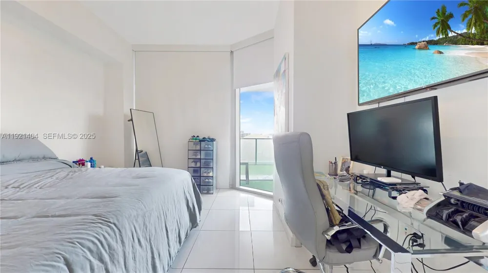 851 NE 1st Ave #1508 Miami, FL 33132