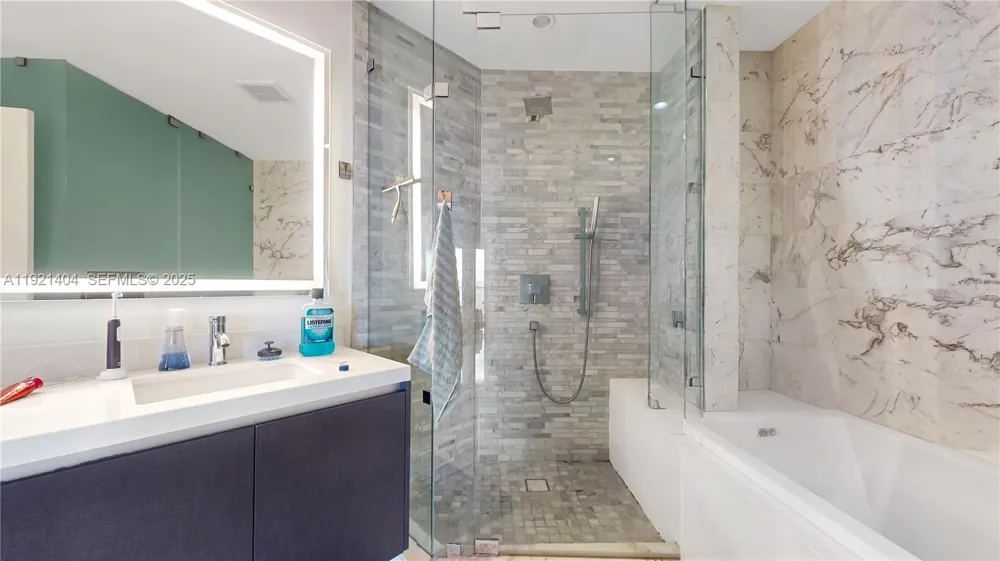 851 NE 1st Ave #1508 Miami, FL 33132